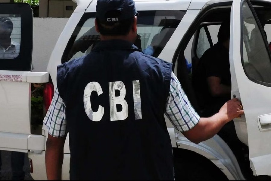 Enforcement Directorate | CBI books ED assistant director in Rs 5 crore bribery case related to Delhi excise scam case - Telegraph India