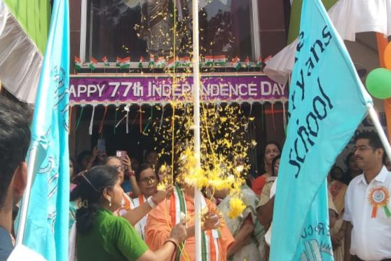 The 77th Independence Day was celebrated in The Aryans School with great enthusiasm. Prabrajika Atandraprana Mataji, the Ass. Secratary of Sarada Math and Sarada Mission, Dakshineshwar was the chief guest to hoist the National flag along with other distinguished guests 