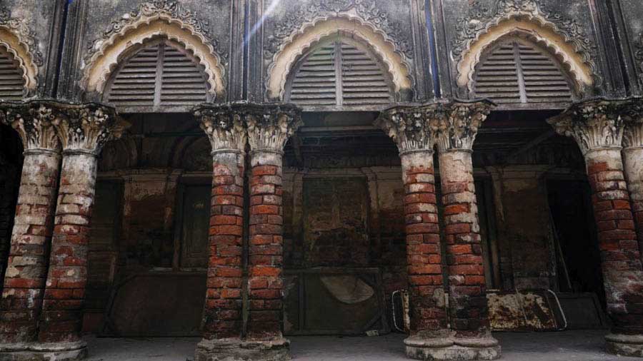 An old building with corinthian pillars at Kulia, Howrah district