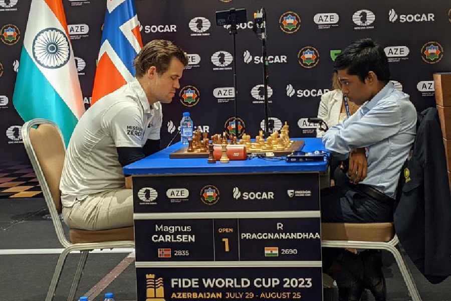 Incredible moment India's chess prodigy R. Praggnanandhaa gets rockstar  welcome as he returns from World Cup