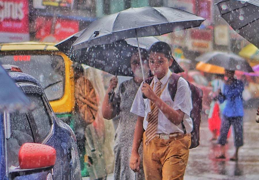 Kolkata experienced several intense spells of rainfall throughout the week. Saturday morning recorded the highest recorded at 49.7mm  