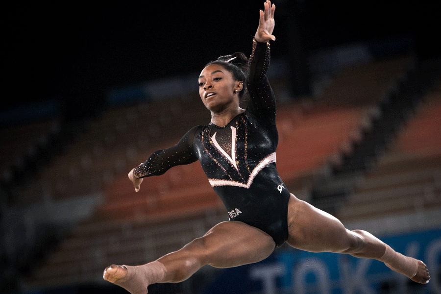 Simone Biles ends the first day of competition at the US