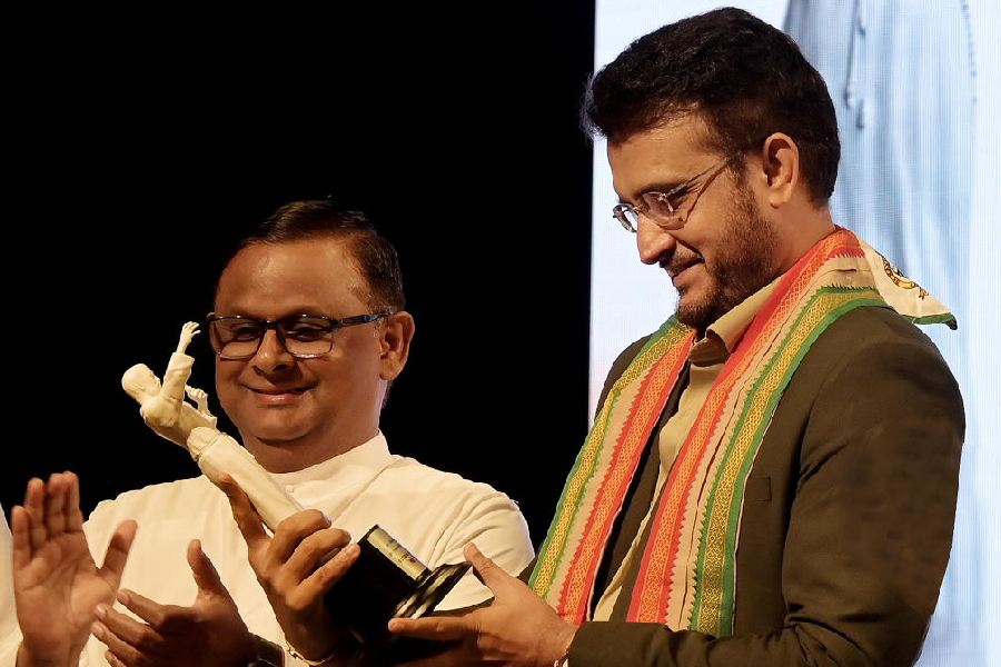 Sourav after receiving the award