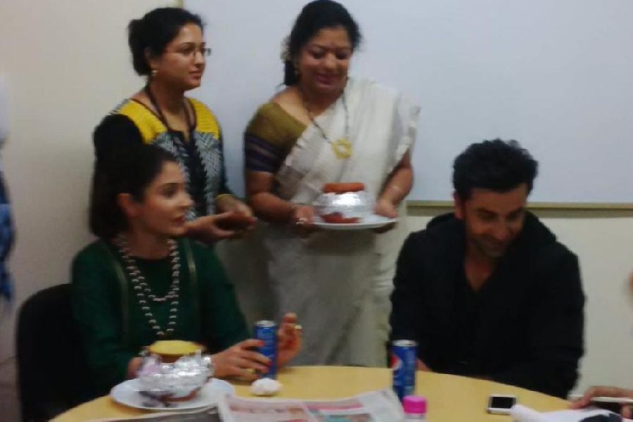 Ranbir Kapoor and Anushka Sharma get a taste of Oudh 1590 biryani at The Telegraph office