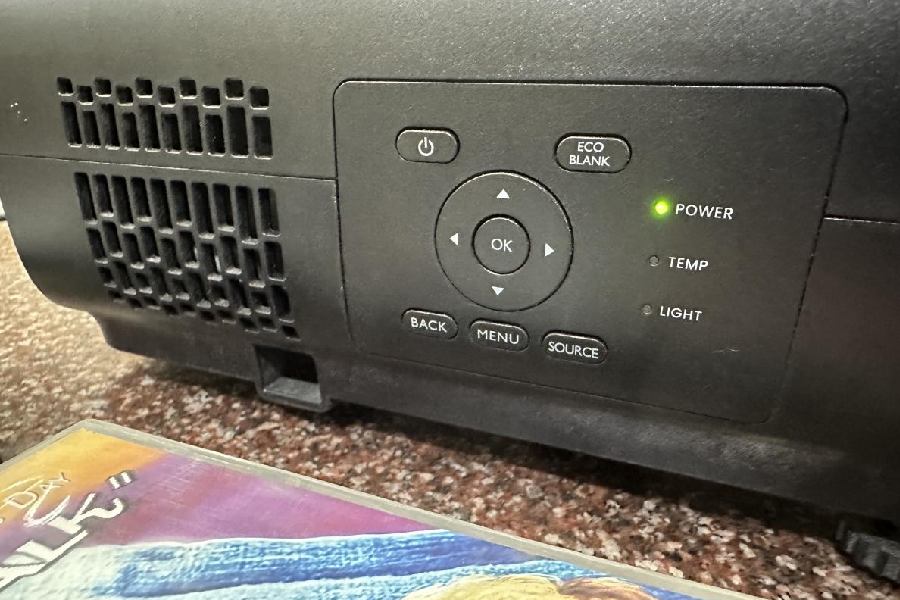Most of the important controls are on the side