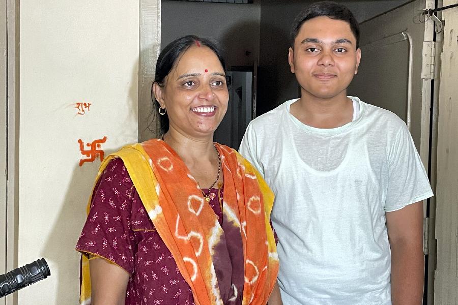 Sandhya Dwivedi from Madhya Pradesh living with her son in Kota as he prepares for JEE