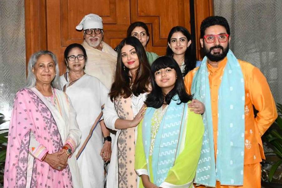 Amitabh Bachchan | Mamata Banerjee meets Amitabh Bachchan in Mumbai ...