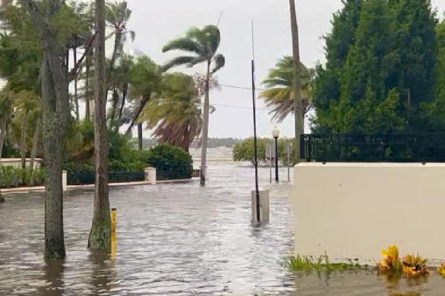 Hurricane Idalia Makes Landfall On Florida's West Coast As Dangerous ...