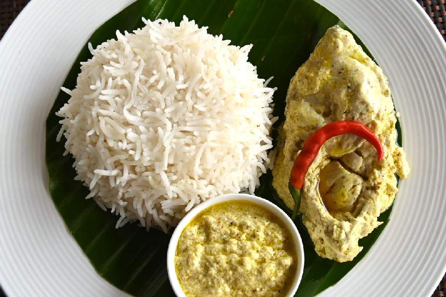 Doi Ilish is an irresistible creamy Hilsa dish made with yoghurt, giving a zesty yet flavourful taste.