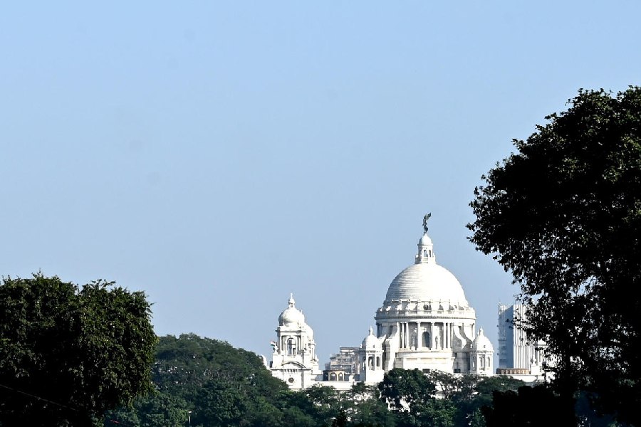 A clear sky over the Victoria Memorial on Friday afternoon.