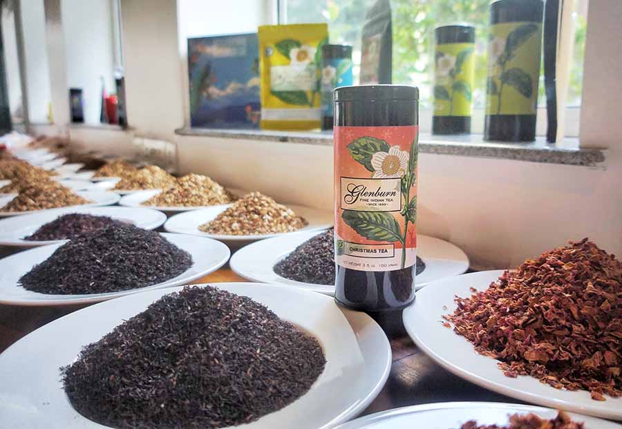 The dry fruits were replaced by Glenburn's Darjeeling tea, Assam ea, rose petals, cardamom, cinnamon, citrus peels and other ingredients 