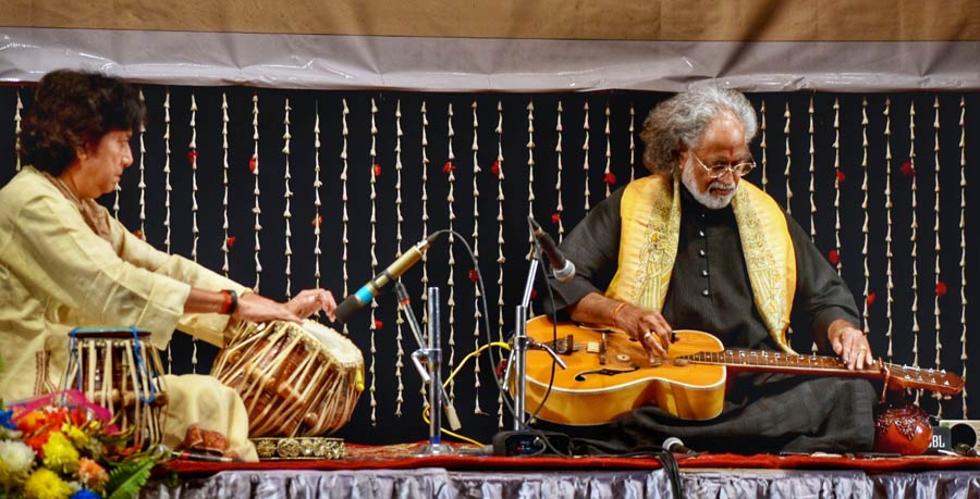 Padmabhusan Pandit Vishwa Mohan Bhatt, accompanied by Pandit Subhen Chatterjee on the tabla, gives the inaugural performance at Kalakosh 2023, Saaz-Sargam, of South Point High School at GD Birla Sabhagar on Saturday. This was followed by the competitive round of Saaz-Sargam in which 6 schools, namely, The BSS School, Gokhale Memorial Girls School, DPS (Ruby Park), Sri Sri Academy, DAV Public School and the host school South Point High School participated  