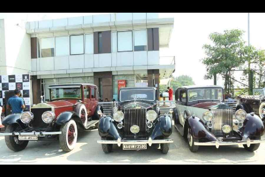 Rolls-Royce, which had come to be known as the best car in the world, was the cynosure of all eyes. (L-R) 1925 Silver Ghost and two 1938 25/30s