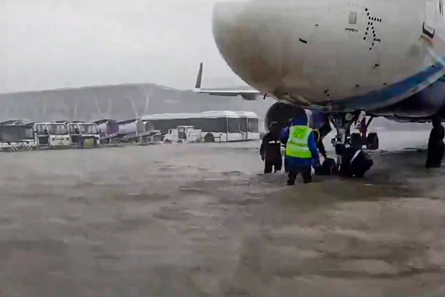 Cyclone Michaung | Chennai Airfield Open After Rains, Airlines ...