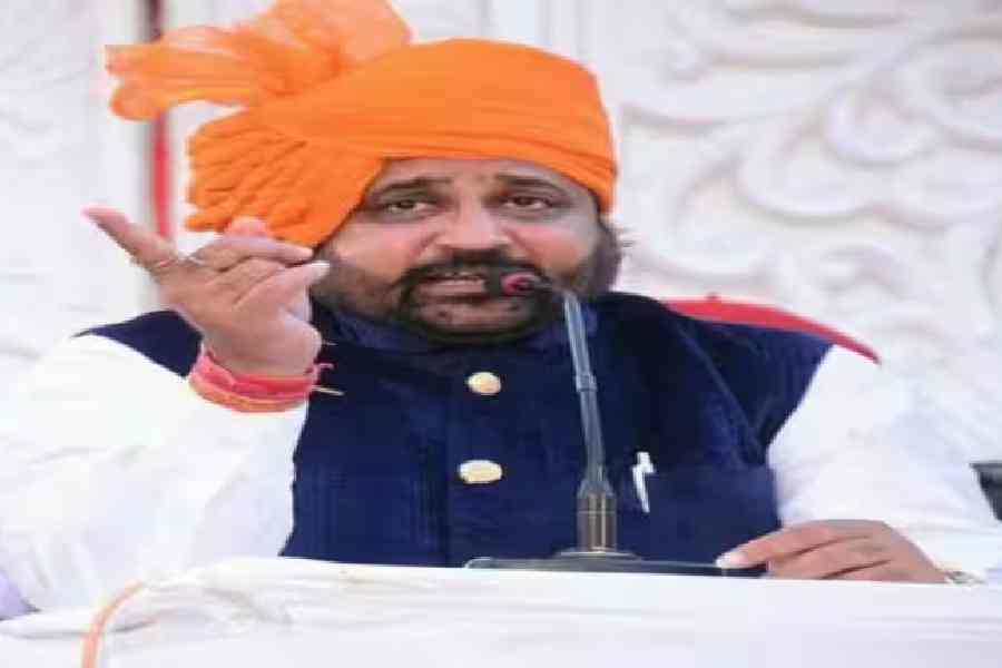 Rashtriya Rajput Karni Sena Chief Sukhdev Singh Gogamedi Shot Dead At ...