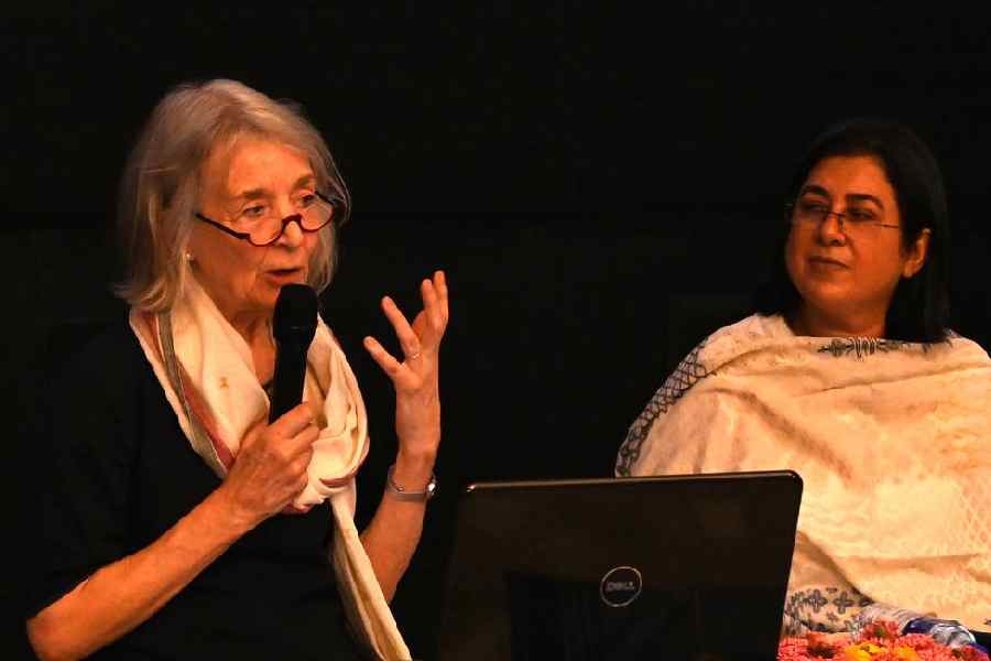 Design historian Sonia Ashmore’s (left) talk on ‘Market For Indian Textiles’ focused on the influence of Indian textiles on British fashion trends since early colonial times. The session was moderated by Darshan Shah
