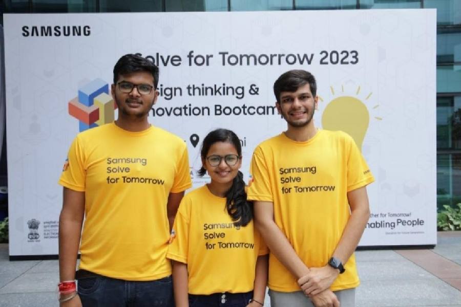 Team NIT Surat features Aditi Tapariya, Harshil Mistry and Vaibhav Gupta