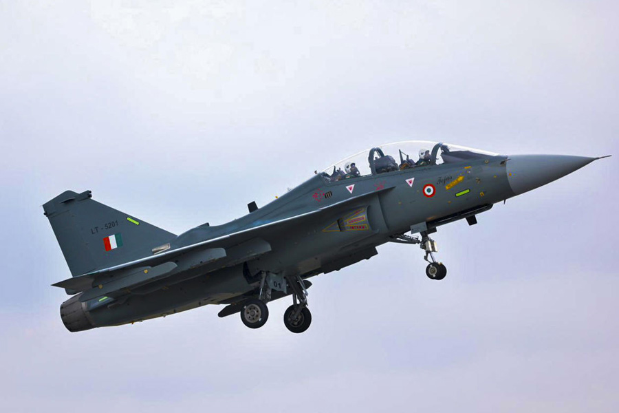 HAL signs technology transfer agreement with NAL for Tejas engine bay door production