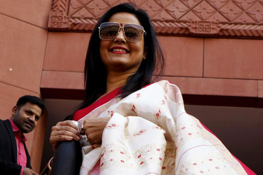 Mahua Moitra Mahua Moitra Approaches Supreme Court Against Expulsion From Lok Sabha Over Cash 