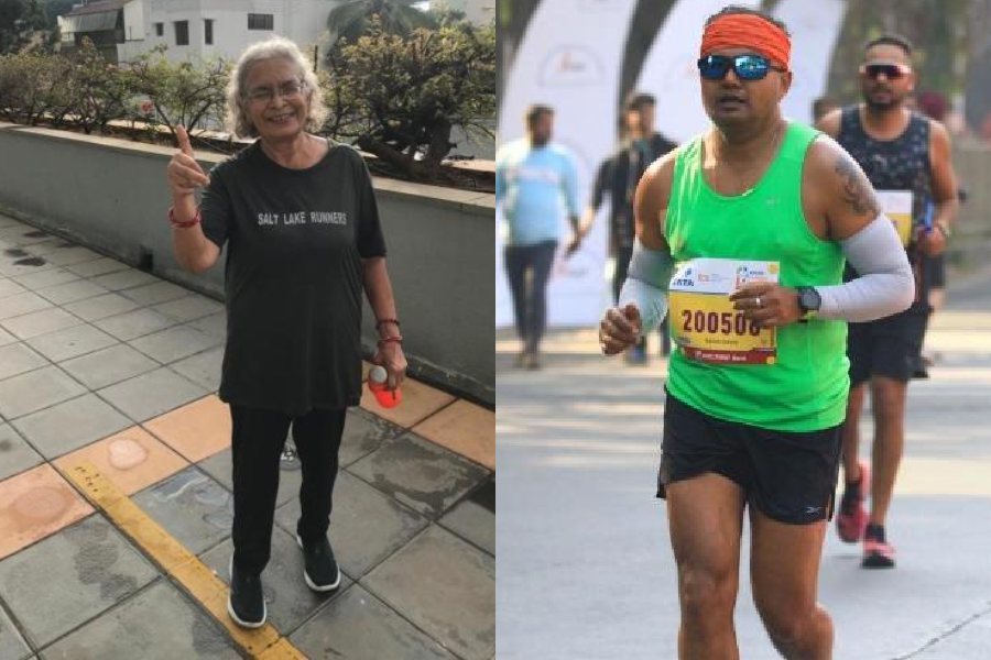 Veenu Jha, 71, will run in the 10K category; (right) Ratan David, 51, will run the full 25K course
