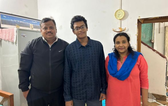 Sagnik Chakraborty (Middle) with Father Somenath Chakraborty (Left) and Mother Pampa Chakraborty (Right)