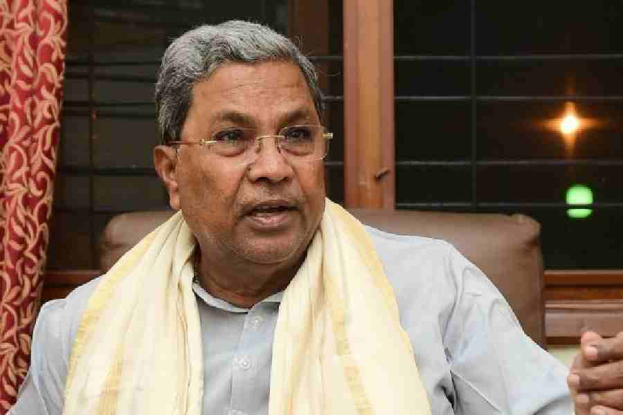 K'taka polls: Cong workers urge Siddaramaiah to campaign in Haveri as PM  Modi reaches town | News Room Odisha