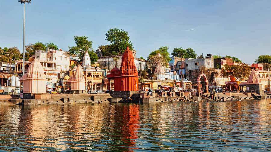 Temples on the ghats of the Kshipra river, in Ujjain, Madhya Pradesh