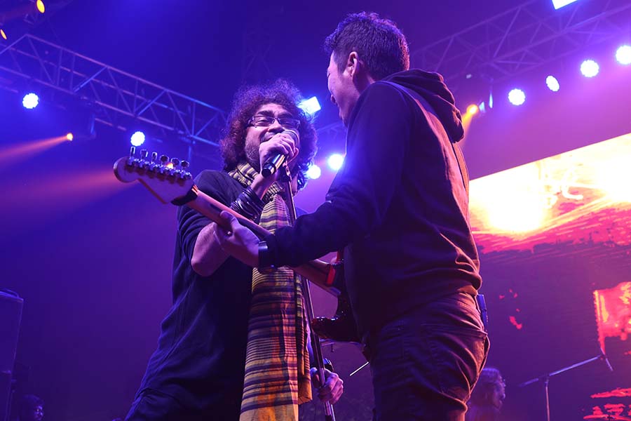 Rupam and Allan Ao’s musical collaboration and Allan’s solo guitar act sent the audience in groove mode