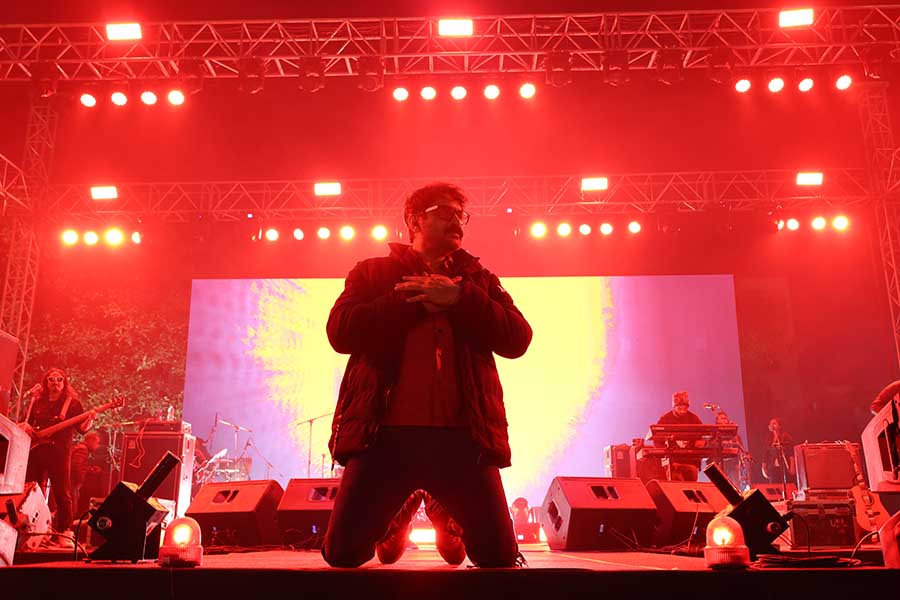 Silajit’s cross-my-heart moment struck an instant chord with the audience, who did not shy away from showering their love on the artiste  or singing along with him ‘Buke Amar Baruder Basha Sajani’