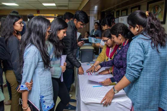 A moment from the students' registration underway.