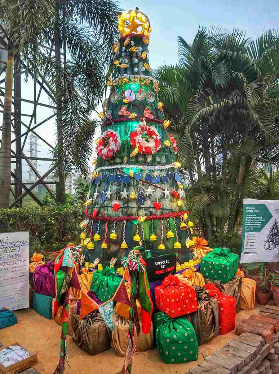 A grand Christmas tree made of various waste materials was lit up at the Offbeat CCU on Wednesday in the presence of Barbara Voss, consul-general of Germany in Kolkata; Subhashis Dutt, secretary, Bengal Business Council; Sujata Chatterjee, founder, Twirl Store; Meghdhut Roychowdhury, founder, Make Calcutta Relevant Again and chief innovation officer, Techno India Group and Pauline Laravoire, co-founder and CEO Y-east and sustainability director, Techno India Group