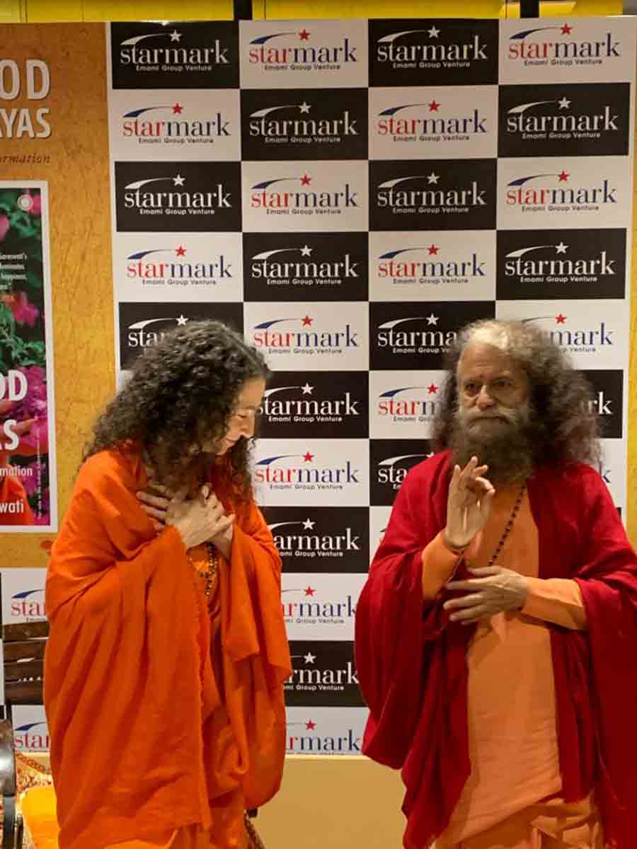 Adding a touch of spirituality to the event, Pujya Swami Chidanand Saraswatiji-Muniji, president and spiritual Head, Parmarth Niketan Ashram, was the chief guest. RS Goenka, co-founder and joint chairman Emami Group, was also present at the event