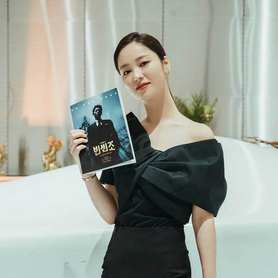 If black is your favourite colour, then Jeon Yeo-been’s ribbon-detail boatneck dress from K-drama series Vincenzo (2021) will steal your heart.