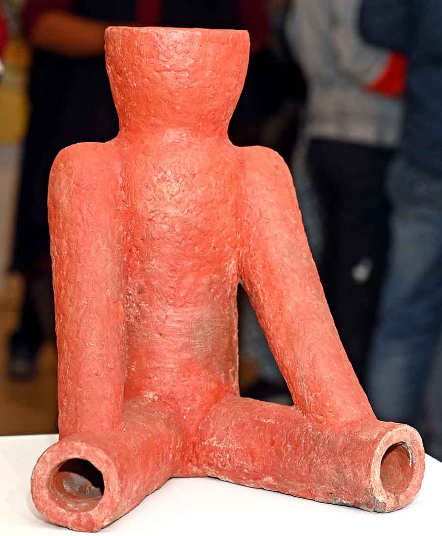 One of the exhibits was ‘Figure’, a terracotta sculpture created in 1985 by artist Sushen Ghosh – who passed away in 2023. His artworks exhibit a unique blend of sophistication and abstraction 