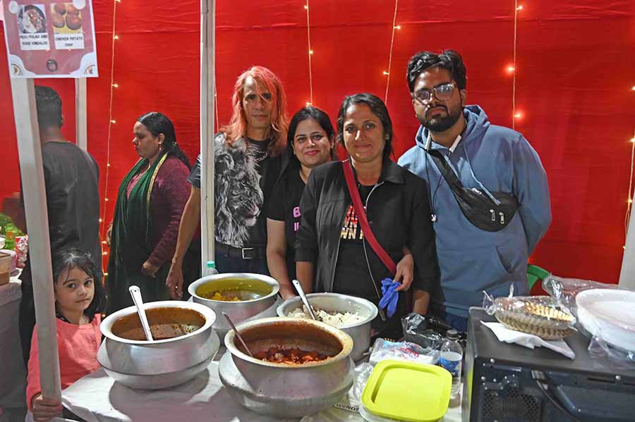 Wendy & Mark’s Kitchen was one of the many food stalls, visited by people for a taste of Potato Chicken Chops, Pork Vindaloo and Yellow Rice. “Our Shammi Kebabs are most famous,” said Wendy (in black jacket), who operates out of her home kitchen near Mother House 