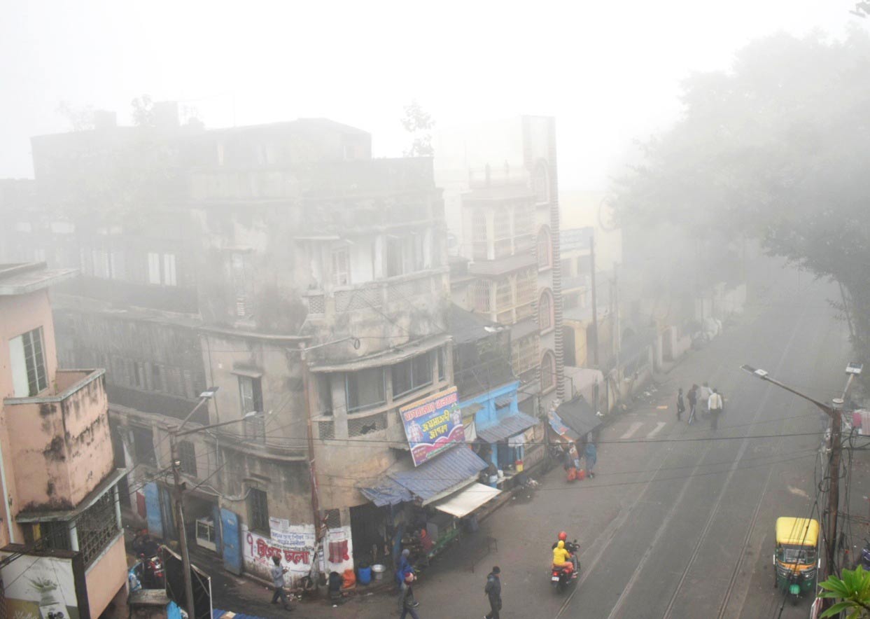 Fog engulfed a portion of north Kolkata early on Sunday.