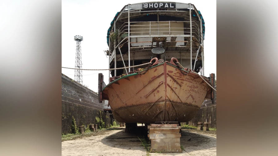 The barge at Kidderpore dry dock