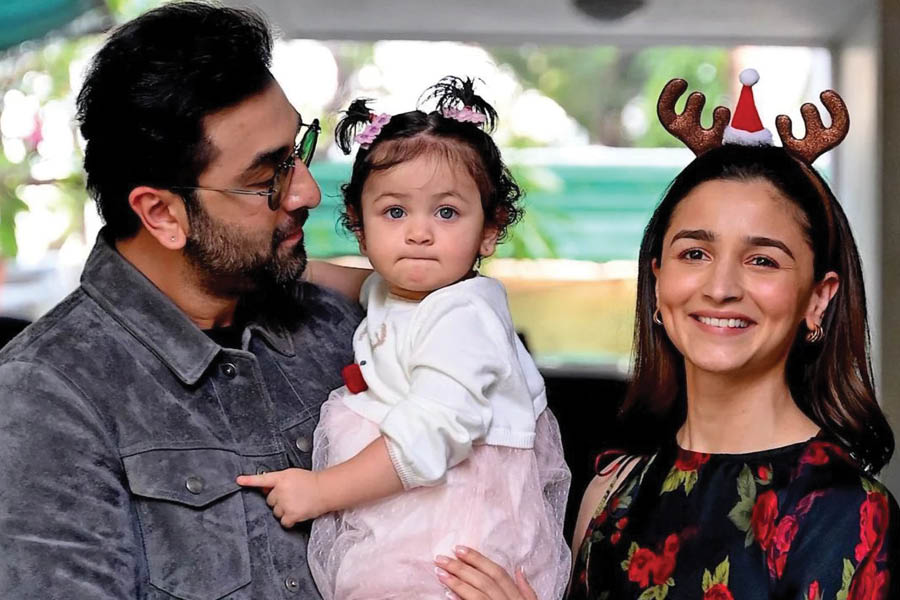 Alia Bhatt | Ranbir Kapoor, Alia Bhatt officially introduce daughter Raha Kapoor to media on Christmas - Telegraph India