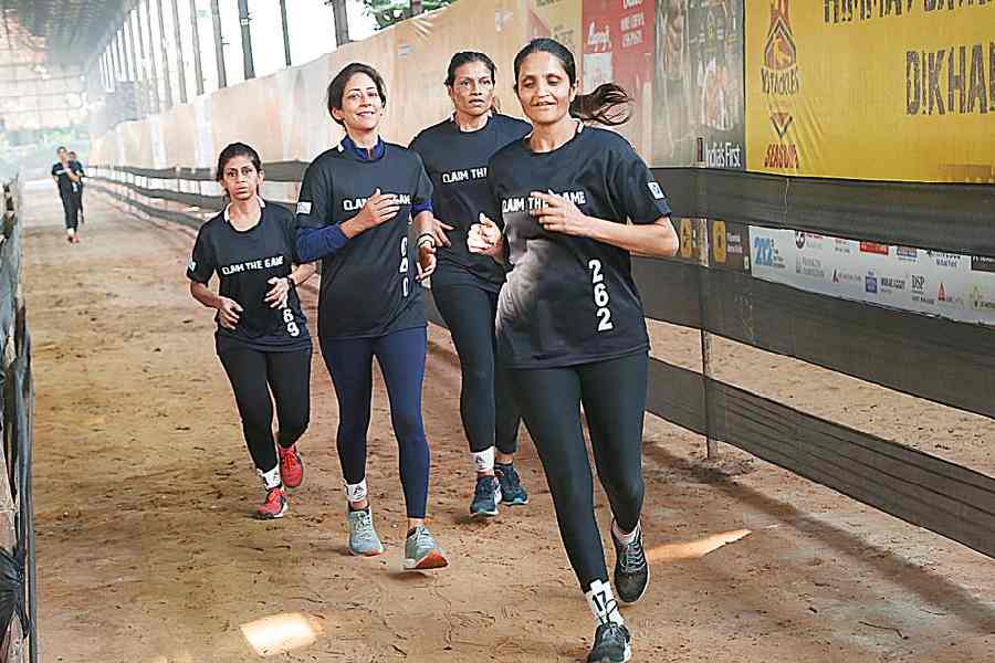 The first step at 10tackles was a long 1km run that looked easy but left participants out of breath as they approached the other obstacles