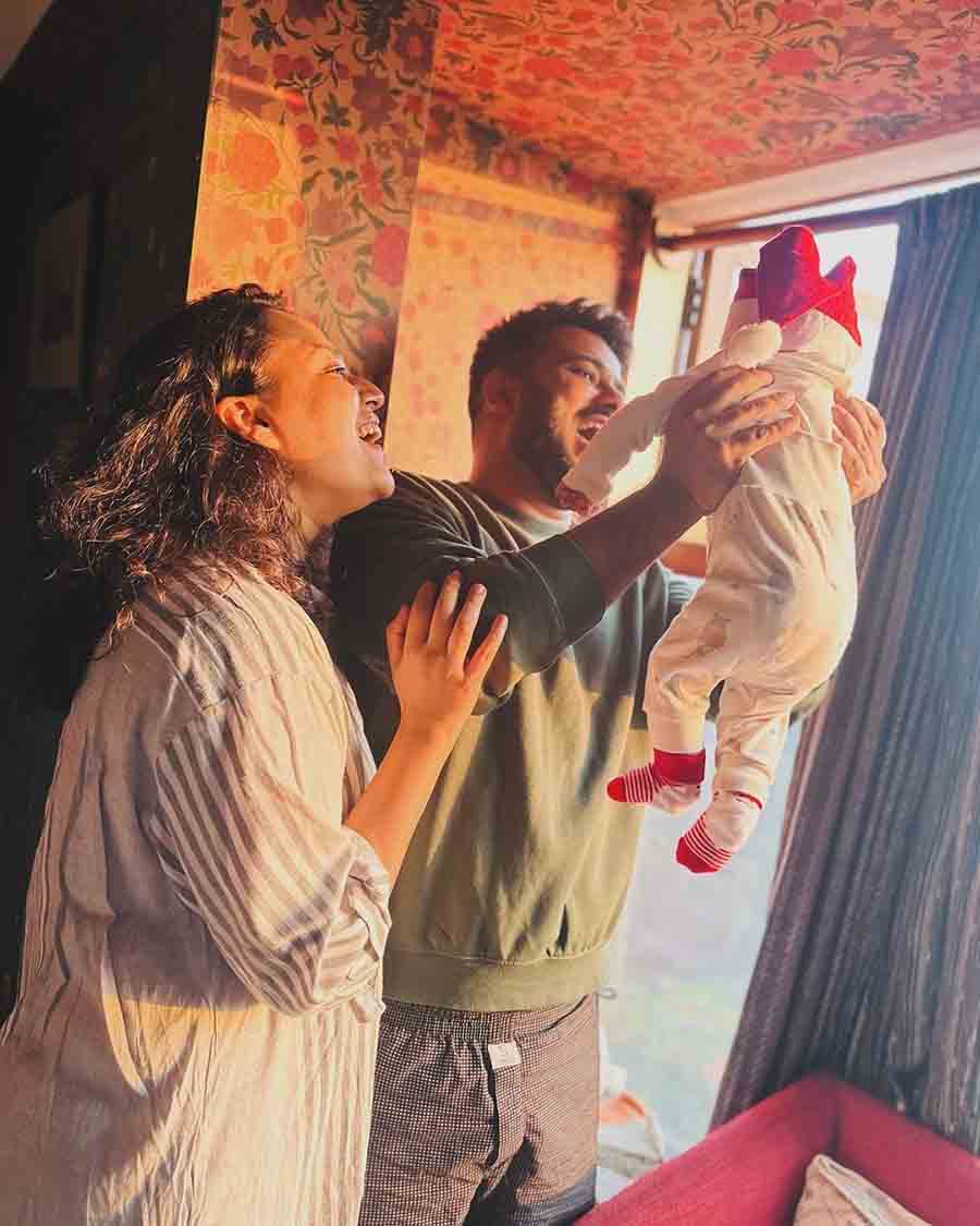 Swara Bhasker shared a family photo with husband Fahad Ahmad and daughter Raabiyaa dressed as baby Santa.