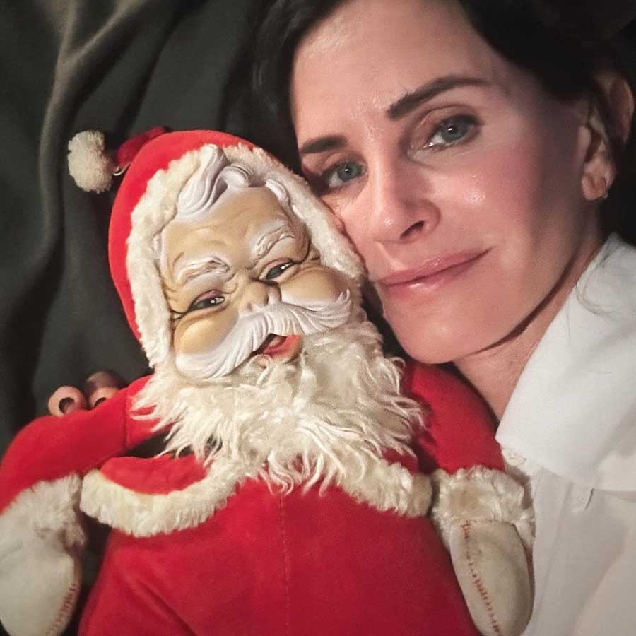 Courteney Cox dropped a selfie with Santa Claus on the occasion.