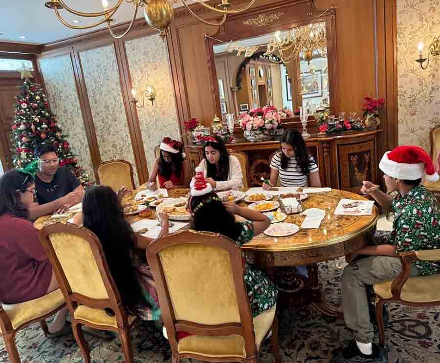 The 51-year-old participated in the tradition of cookie-making with her family ahead of Christmas. 