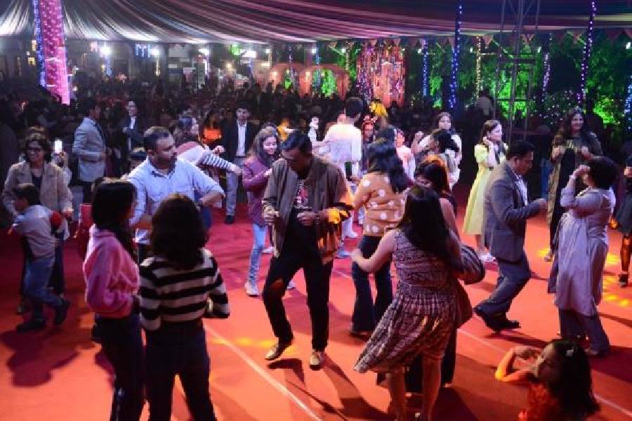 The energy was contagious as part goers flood the dance floor, celebrating to the fullest. Joyful spirits, festive beats, and lively moves create an unforgettable celebration at the Ordnance Club.