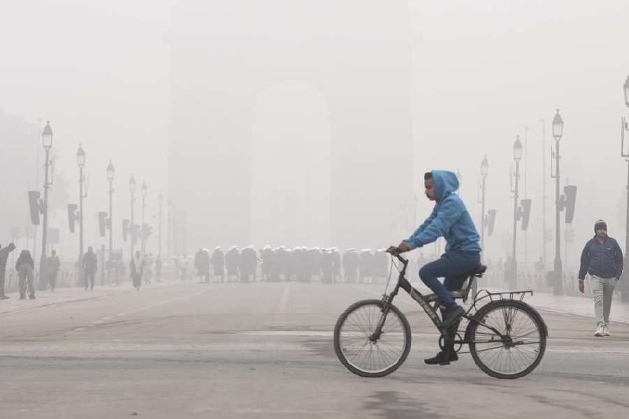 Delhi records minimum temperature of 8.4 degrees Celsius, dense fog ...