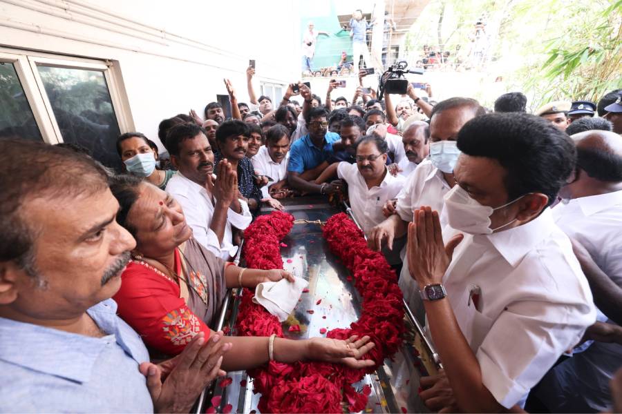 Vijayakanth | Om shanti: Film and political fraternity unite in grief to  bid adieu to DMDK leader and Tamil actor 'Captain' Vijayakanth - Telegraph  India