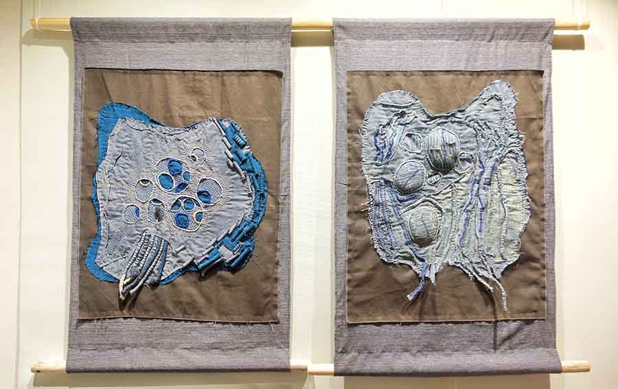 When ‘My Kolkata’ inquired about her favourite piece from the exhibition, Shohini quickly singled out her creation on upcycled fabric, titled ‘Mycelium’. “It is part of a larger body of work inspired by the shapes and forms of various fungi, lichen, and mushrooms,” shared the creator