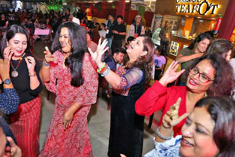 These ladies couldn’t stop dancing to the infectious beats played by DJ Sachin Marwaha.
