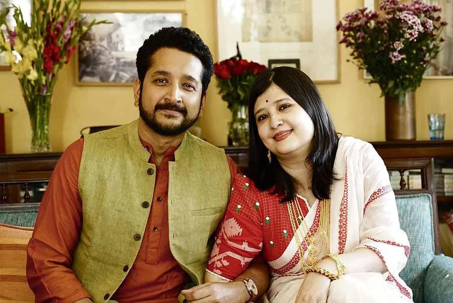 Parambrata Chatterjee tied the knot with social activist Piya Chakraborty on November 25. Clad in an orange kurta, Parambrata quoted the opening lines of TS Eliot’s poem The Love Song of J. Alfred Prufrock alongside pictures of their registry.