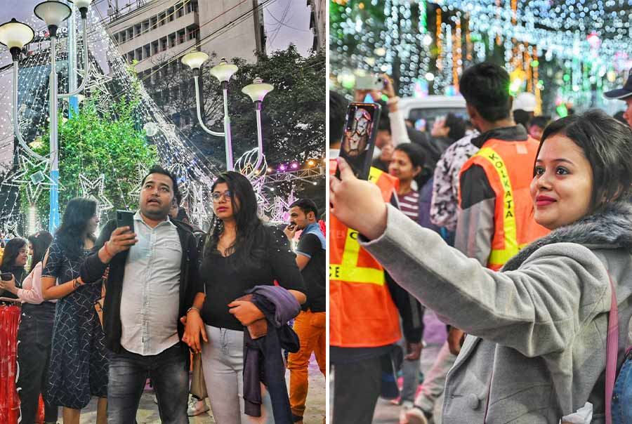 People throng Park Street on New Year’s Eve  