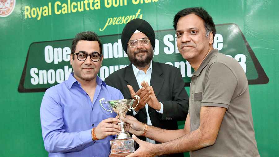 Rajesh Gulshan (right) was the runner-up of the tournament as well as the player with the highest break. An avid snooker player, he said, “This is the kind of event people look up to. It encourages people to take up the sport more seriously. I feel great to have reached the finals. I had a low handicap and gave a sizable advantage to my opponents. To have reached the finals even after that makes me very happy.”